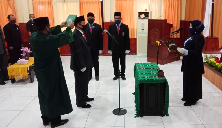 gambar/pelantikan1.jpg